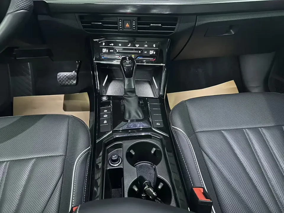 Volkswagen Passat Passat 2024 380TSI Elite Edition 2024 — миниатюра 3