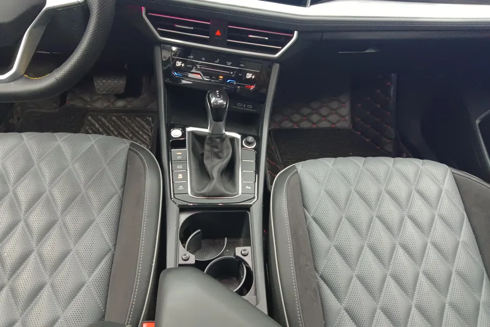 Volkswagen Sagitar 2023 Sagitar 300TSI DSG Excellence Edition 2024 — миниатюра 4