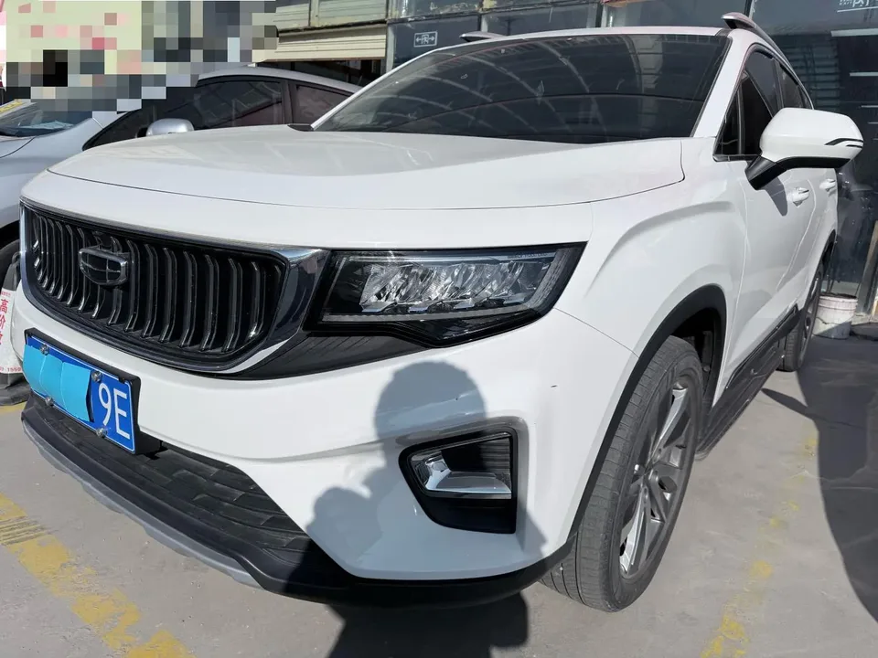 Geely Okavango 2022