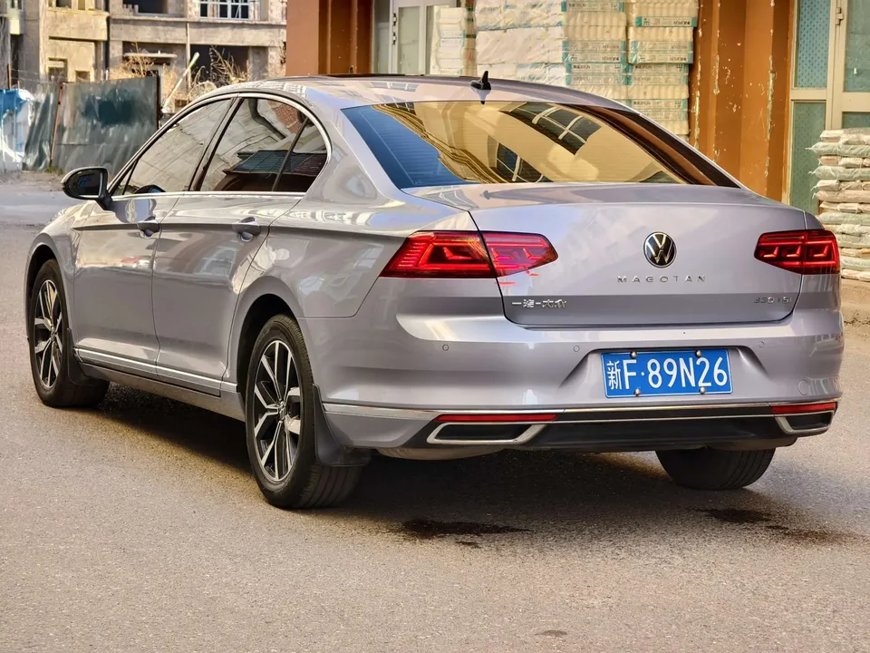 Volkswagen Magotan Magotan 2020 280TSI DSG Leading Edition 2022 — миниатюра 4