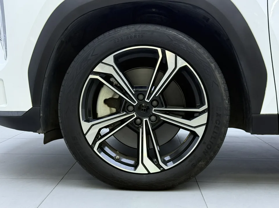 Geely Galaxy L7 1.5T DHT 115km PLUS 2023 — миниатюра 3