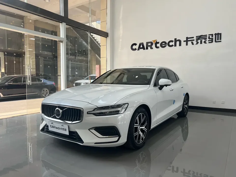 Volvo S60 2023