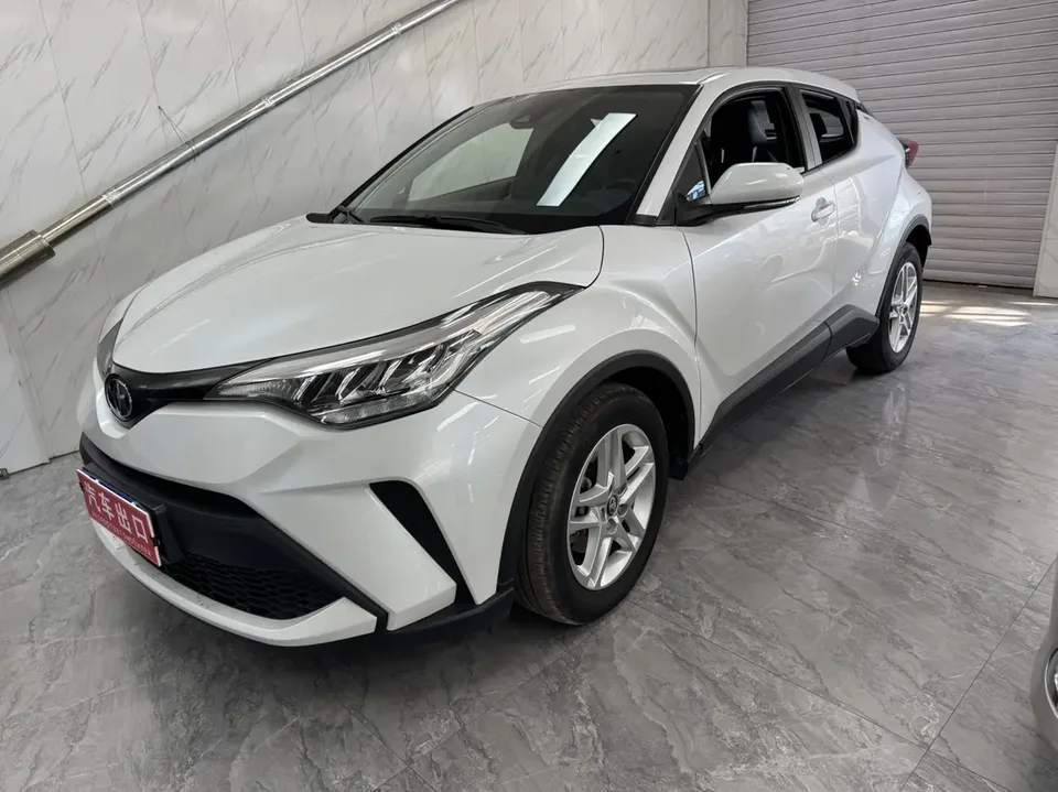 Toyota C-HR Toyota C-HR 2022 2.0L Leading Edition 2022 — photo 1, buy with delivery to Moscow