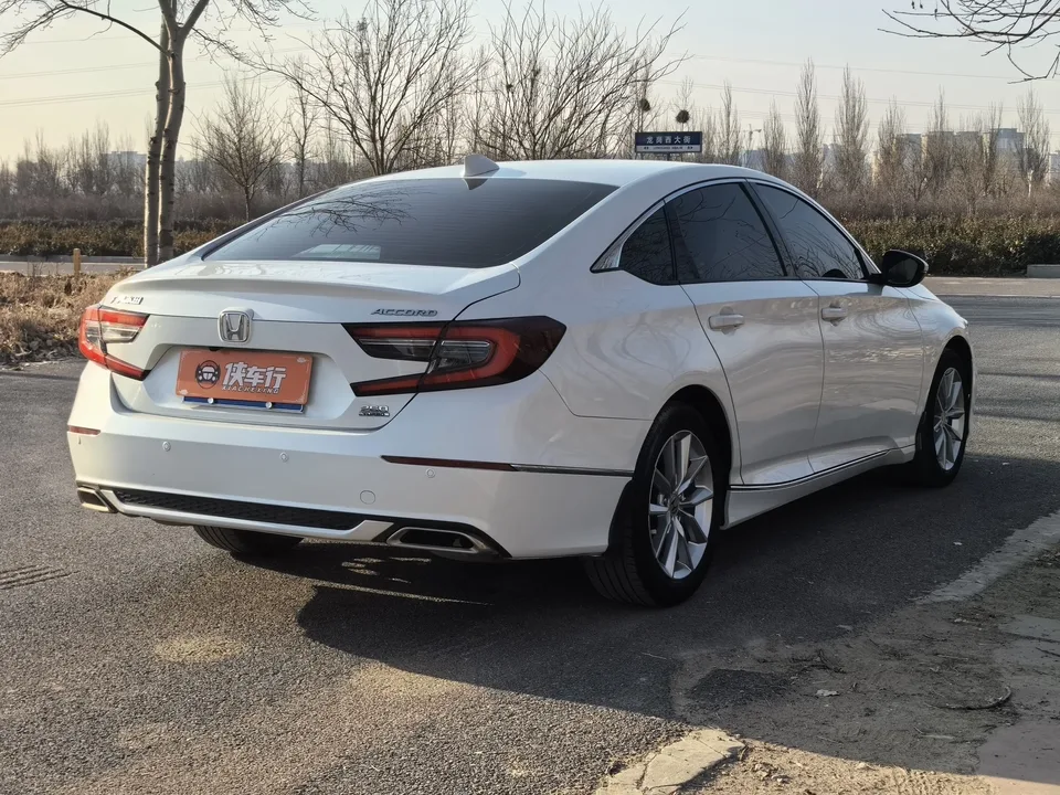 Honda Accord Accord 2022 260TURBO Deluxe Edition 2022 — миниатюра 2