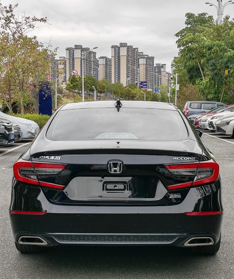 Honda Accord Accord 2022 260TURBO Deluxe Edition 2022 — миниатюра 2