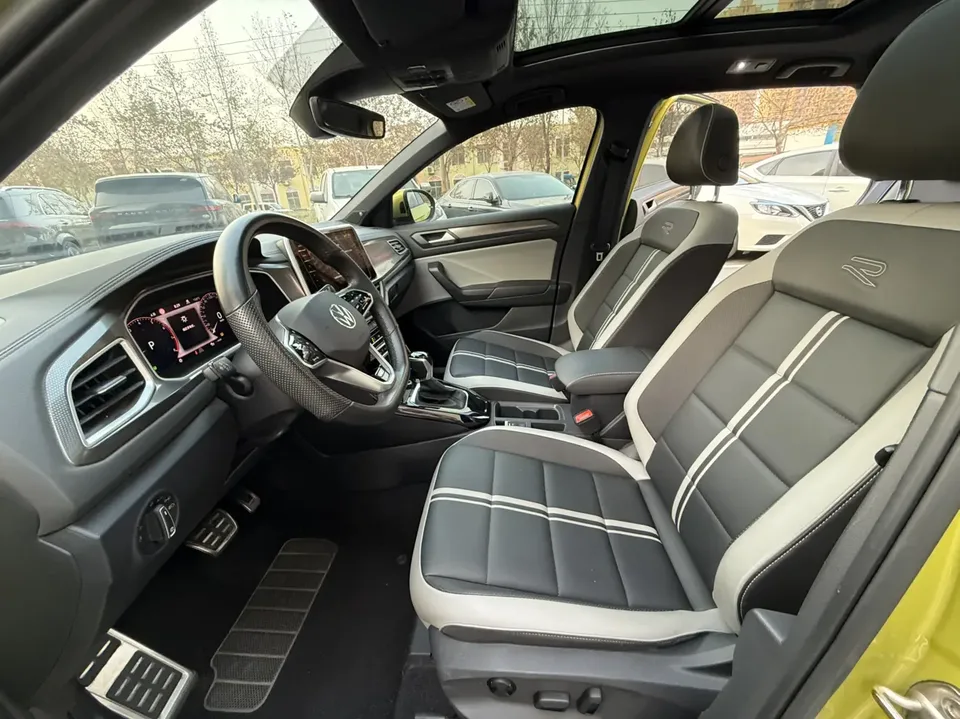 Volkswagen T-Roc 300TSI DSG Starlight Edition 2023 — миниатюра 5