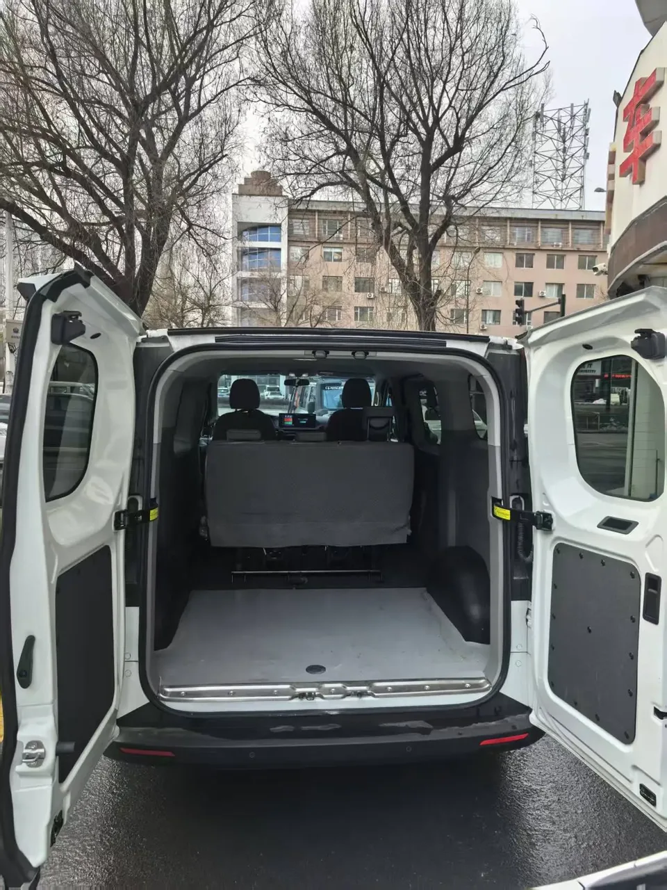 Datong Xintu V70 2.0T Diesel Automatic Elite Edition Short Axis Low Roof 5/6 Seats 150Ps 2024 — миниатюра 3