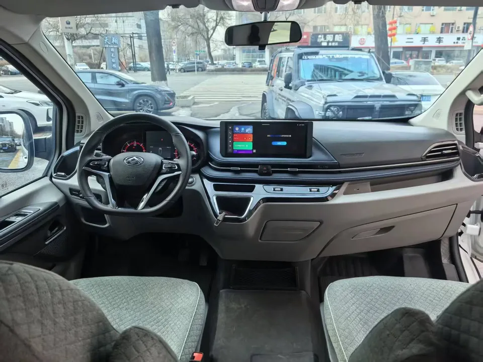 Datong Xintu V70 2.0T Diesel Automatic Elite Edition Short Axis Low Roof 5/6 Seats 150Ps 2024 — миниатюра 5