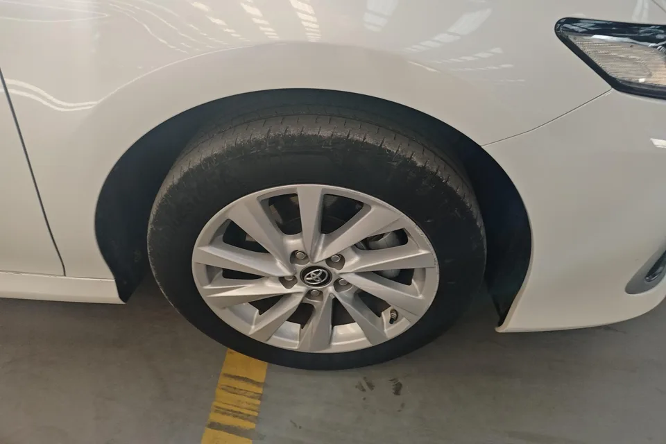 Toyota Camry 2.0GVP Leading Edition 2023 — миниатюра 3
