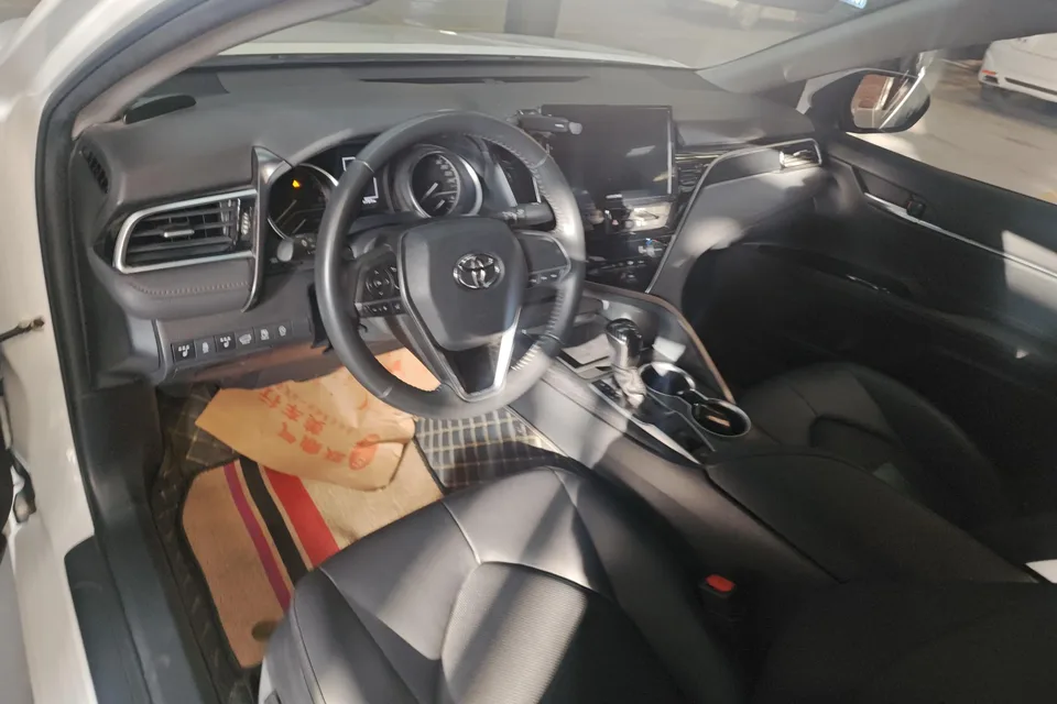 Toyota Camry 2.0GVP Leading Edition 2023 — миниатюра 4