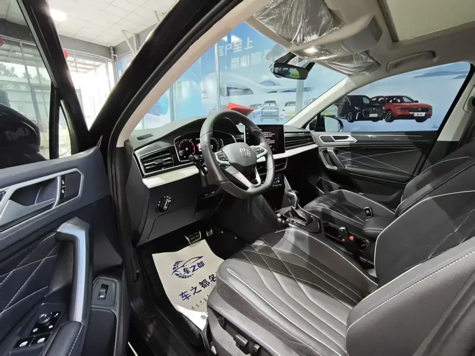 Volkswagen Tiguan L Tiguan L 2024 Outstanding Model 330TSI 2WD R-Line Dragon Edition 2024 — thumbnail 5