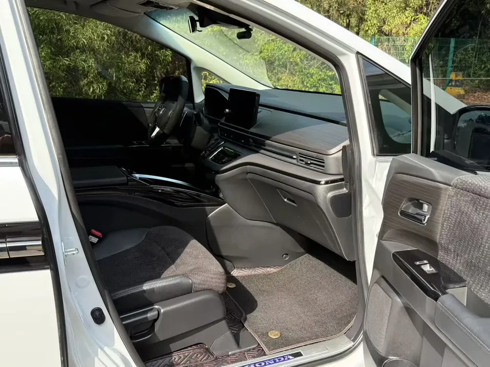 Honda Elysion Alison 2024 2.0L e:HEV Comfort Edition 2024 — thumbnail 3