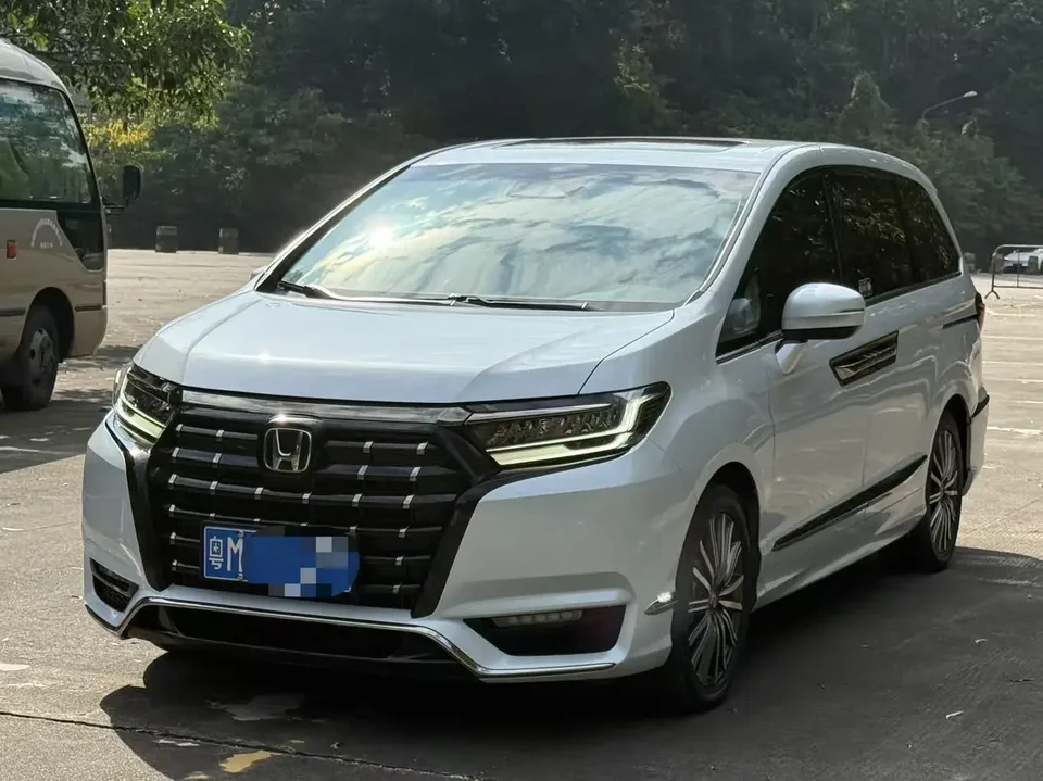 Honda Elysion Alison 2024 2.0L e:HEV Comfort Edition 2024 — photo 1, buy with delivery to Moscow