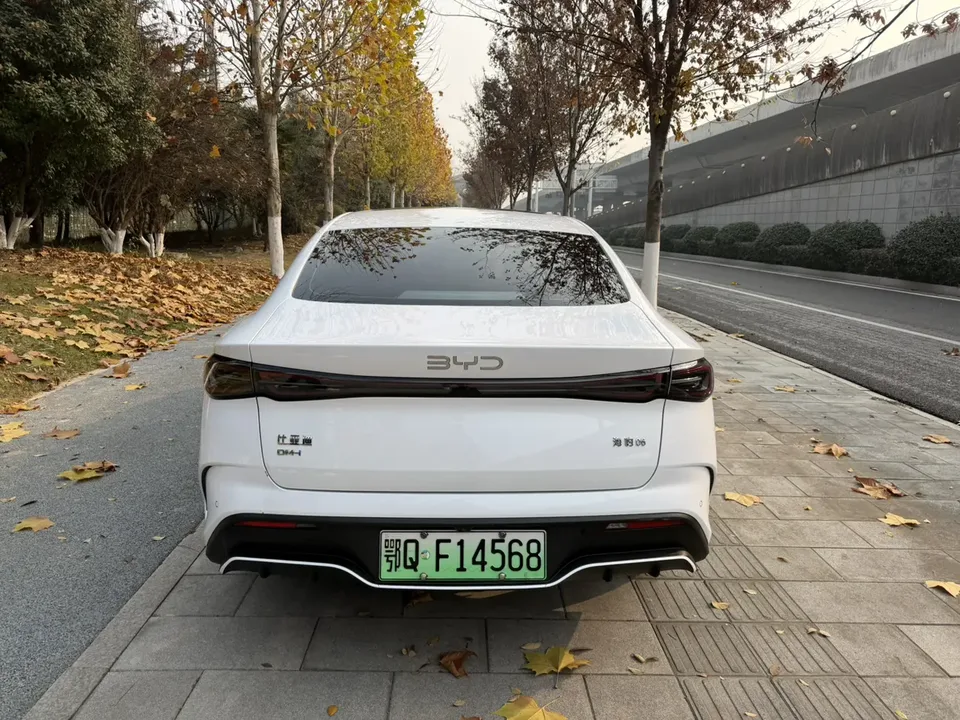 BYD Seal 06DM DM-i 120KM Flagship Model 2024 — миниатюра 2