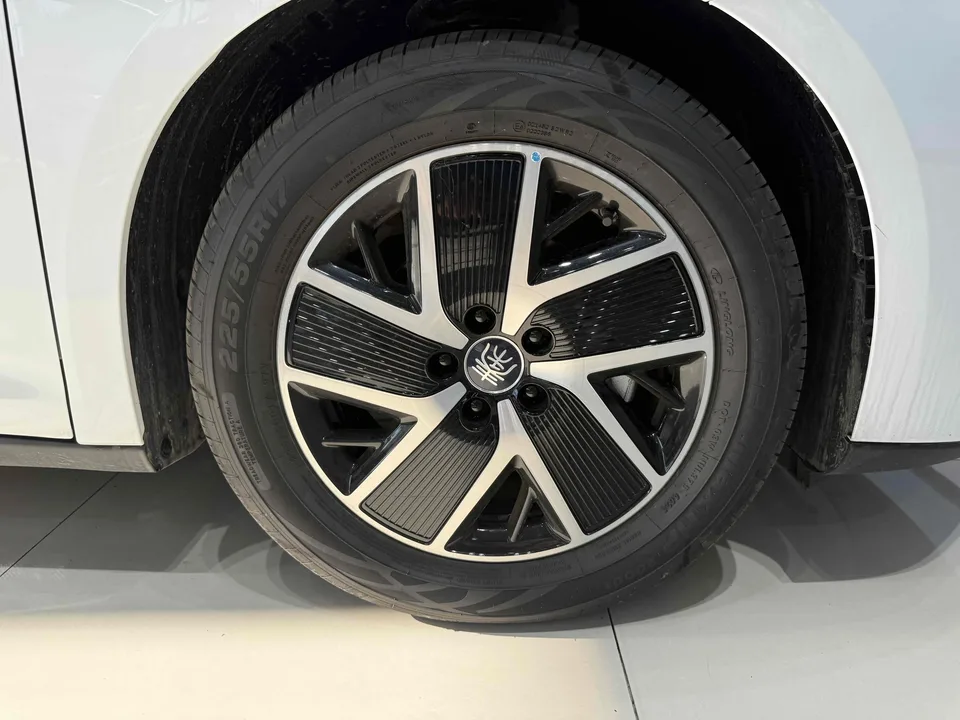 BYD Qin L DM DM-i 80KM Leading Model 2025 — миниатюра 3