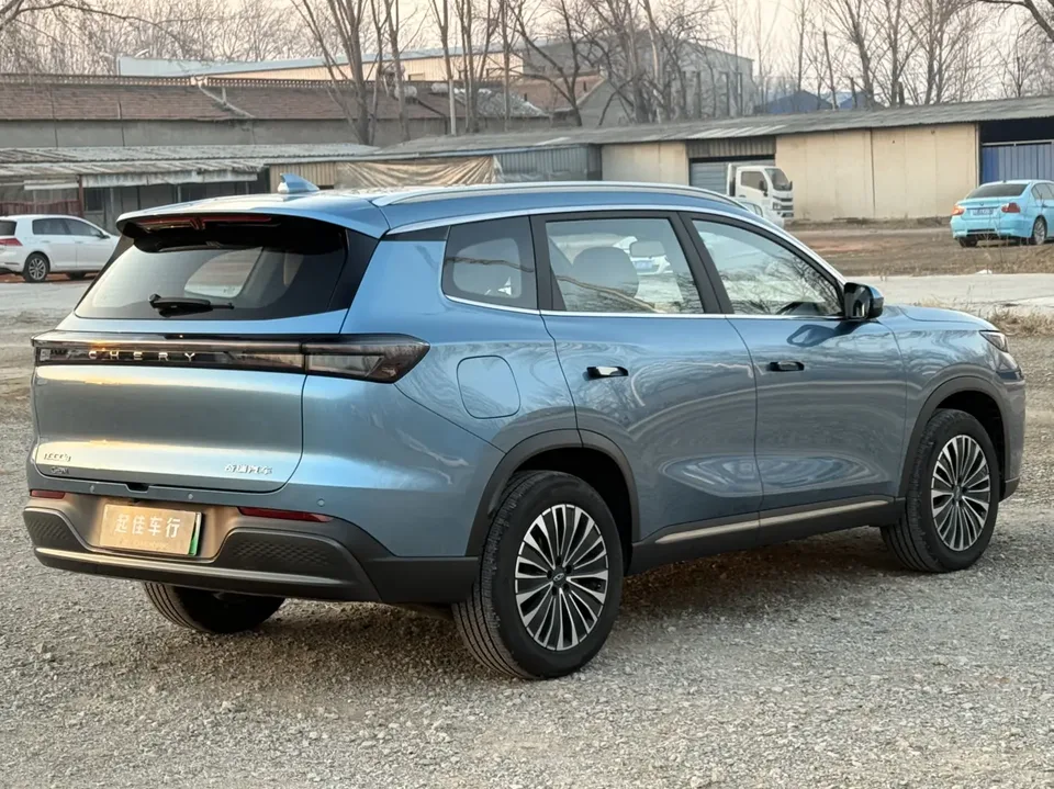 Chery Tiggo 8 PLUS C-DM Tiggo 8 PLUS C-DM 2025 1.5T Premium Edition 2025 — миниатюра 2