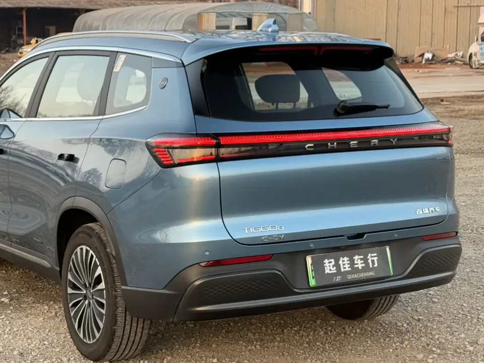 Chery Tiggo 8 PLUS C-DM Tiggo 8 PLUS C-DM 2025 1.5T Premium Edition 2025 — миниатюра 3