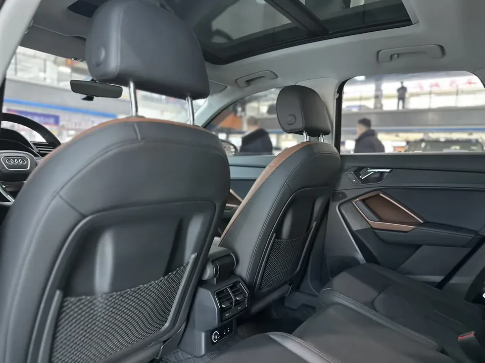 Audi Q3 Audi Q3 2021 35 TFSI Fashionable and Elegant 2022 — миниатюра 3