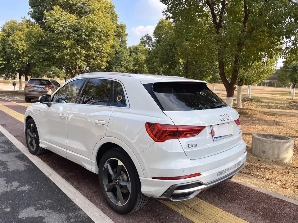 Audi Q3 Audi Q3 2022 35 TFSI Fashionable and Dynamic 2022 — миниатюра 2
