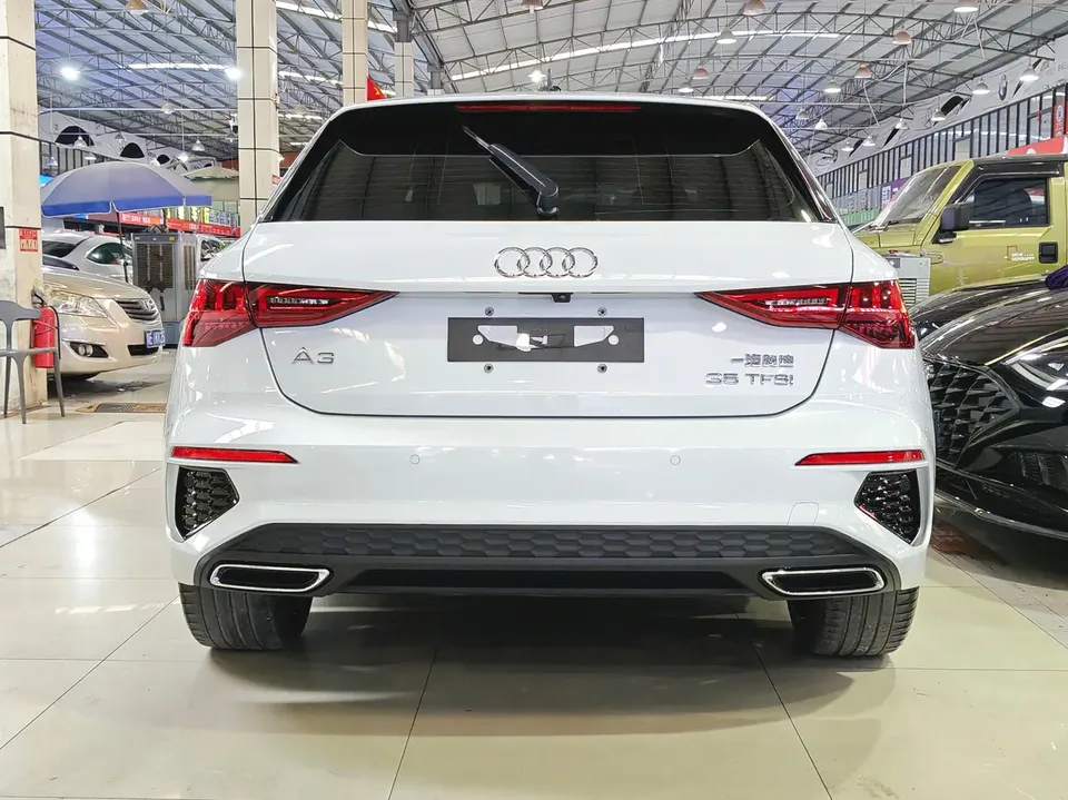 Audi A3 Sportback 35 TFSI stylish and sporty 2022 — миниатюра 2