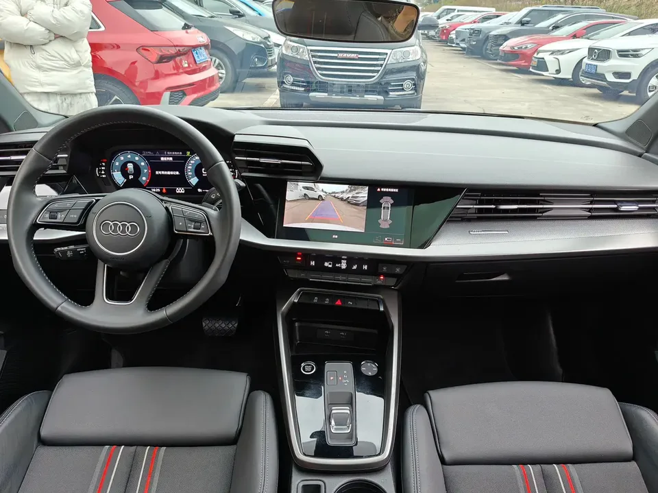 Audi A3 Sportback 35 TFSI stylish and sporty 2022 — миниатюра 4