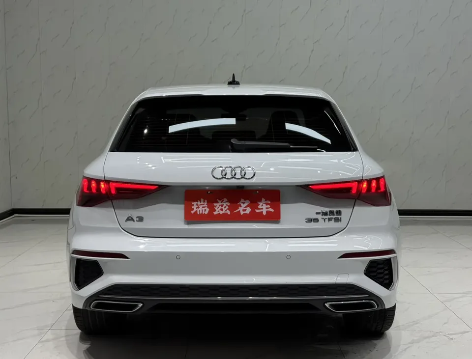 Audi A3 Sportback 35 TFSI Luxury Sports Edition 2022 — миниатюра 2