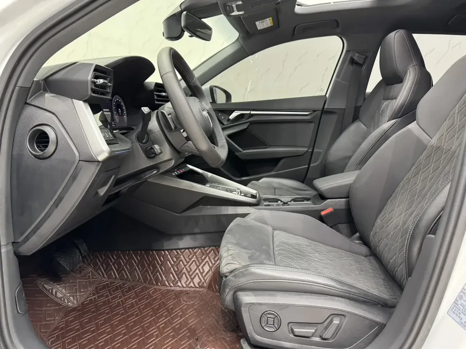 Audi A3 Sportback 35 TFSI Luxury Sports Edition 2022 — миниатюра 4