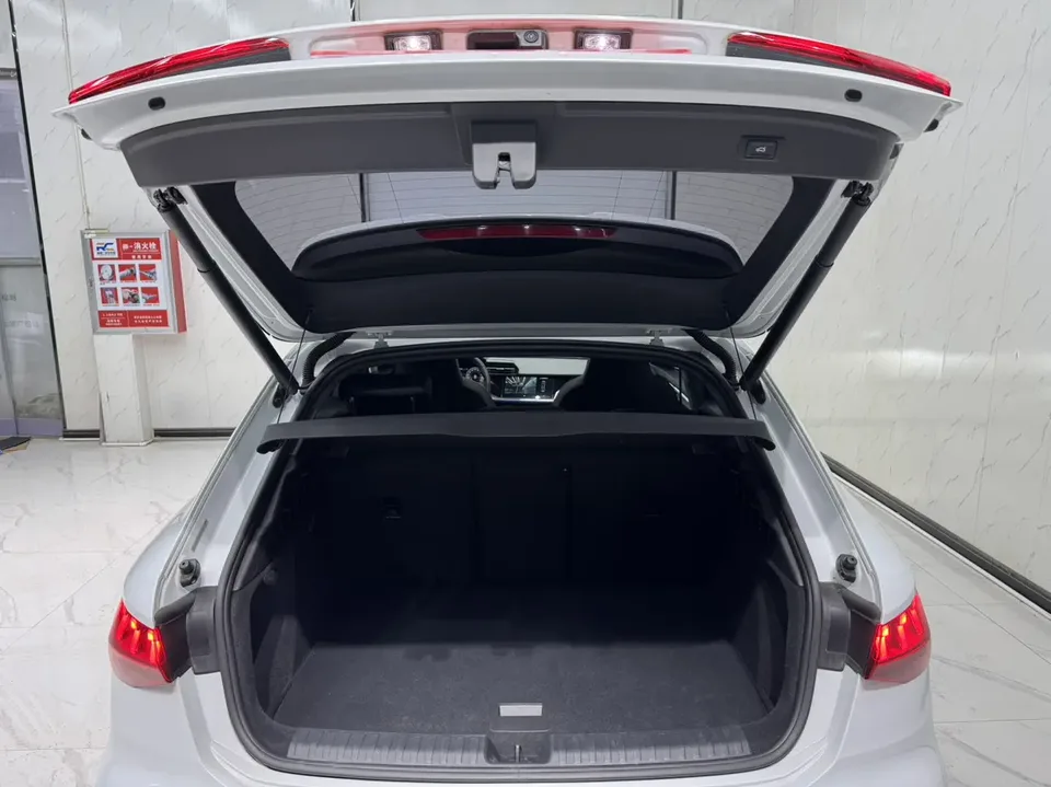 Audi A3 Sportback 35 TFSI Luxury Sports Edition 2022 — миниатюра 5