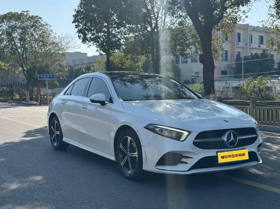 Mercedes-Benz Mercedes Benz A Class Mercedes-Benz A-Class 2023 A 200 L Sports Sedan Fashion Edition 2023 — миниатюра 3