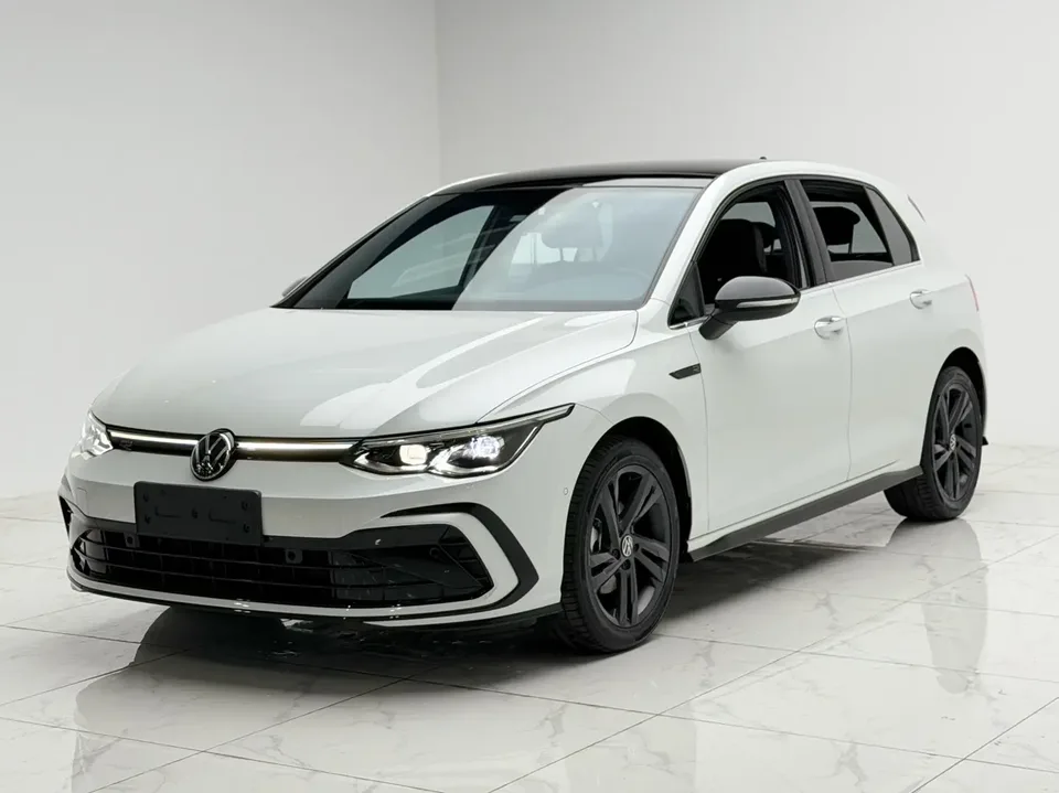 Volkswagen Golf Golf 2023 280TSI DSG R-Line Lite 2023 — фото 1, купить с доставкой в Москву