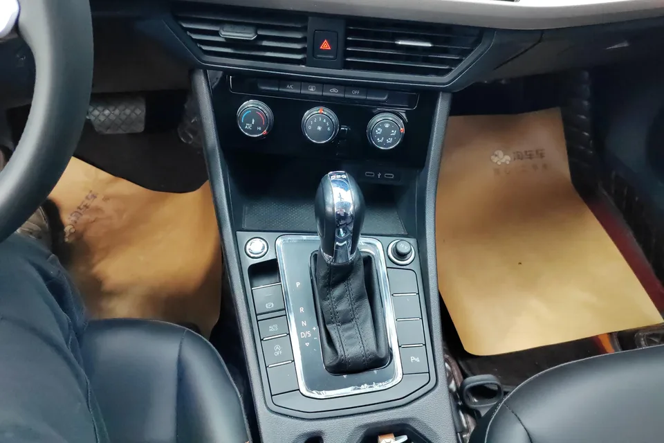 Volkswagen Bora Bora 2023 200TSI DSG Joy Edition 2023 — миниатюра 2