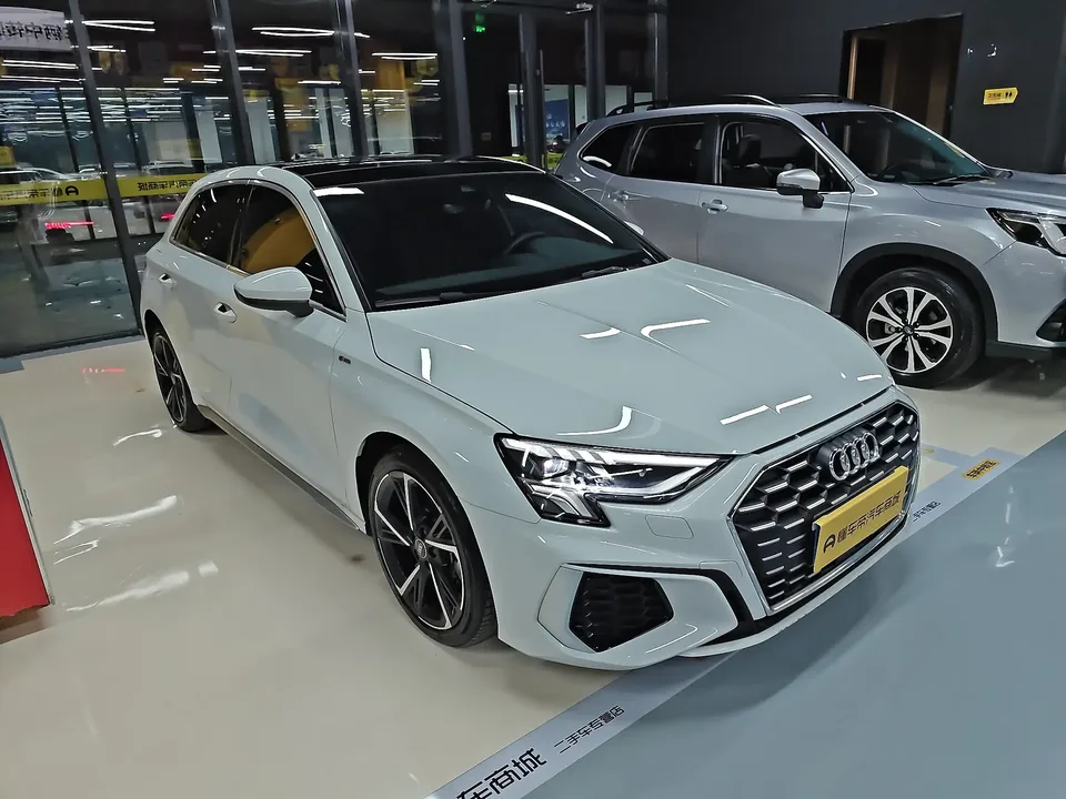 Audi A3 facelift Sportback 35 TFSI stylish and sporty 2023 — миниатюра 3
