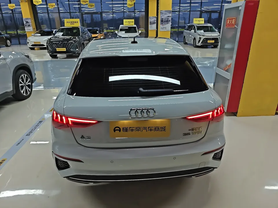 Audi A3 facelift Sportback 35 TFSI stylish and sporty 2023 — миниатюра 5