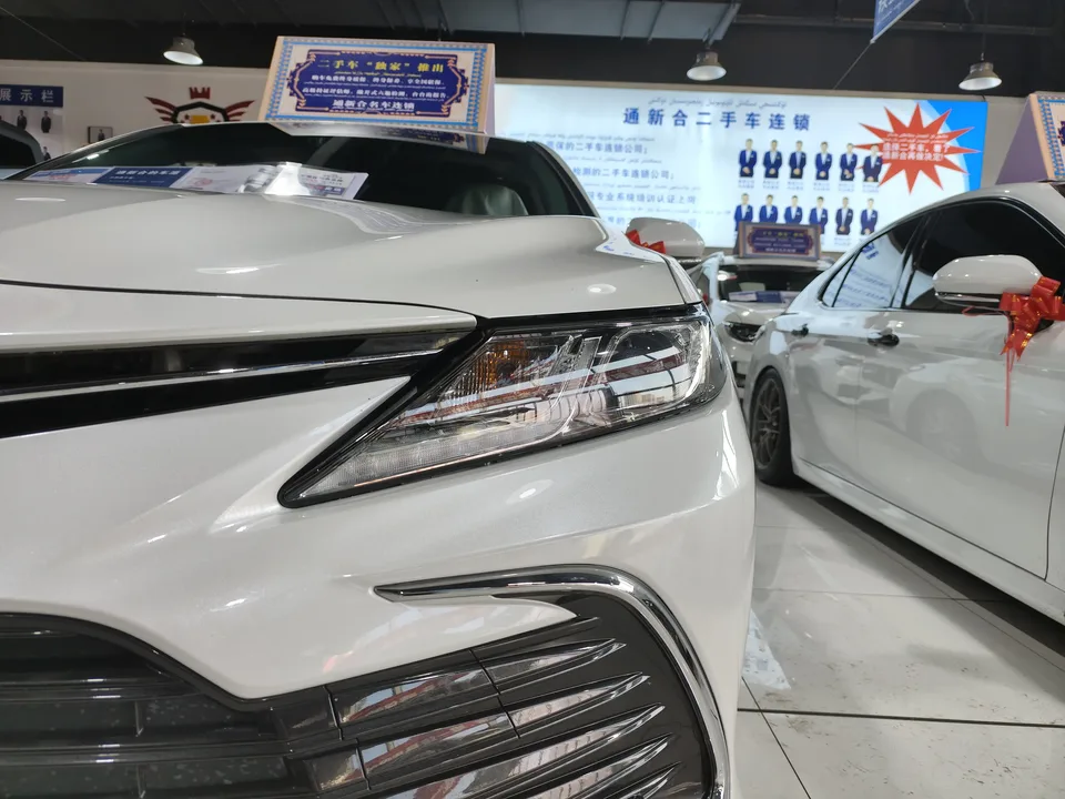 Toyota Camry 2.0GVP Leading Edition 2023 — миниатюра 2