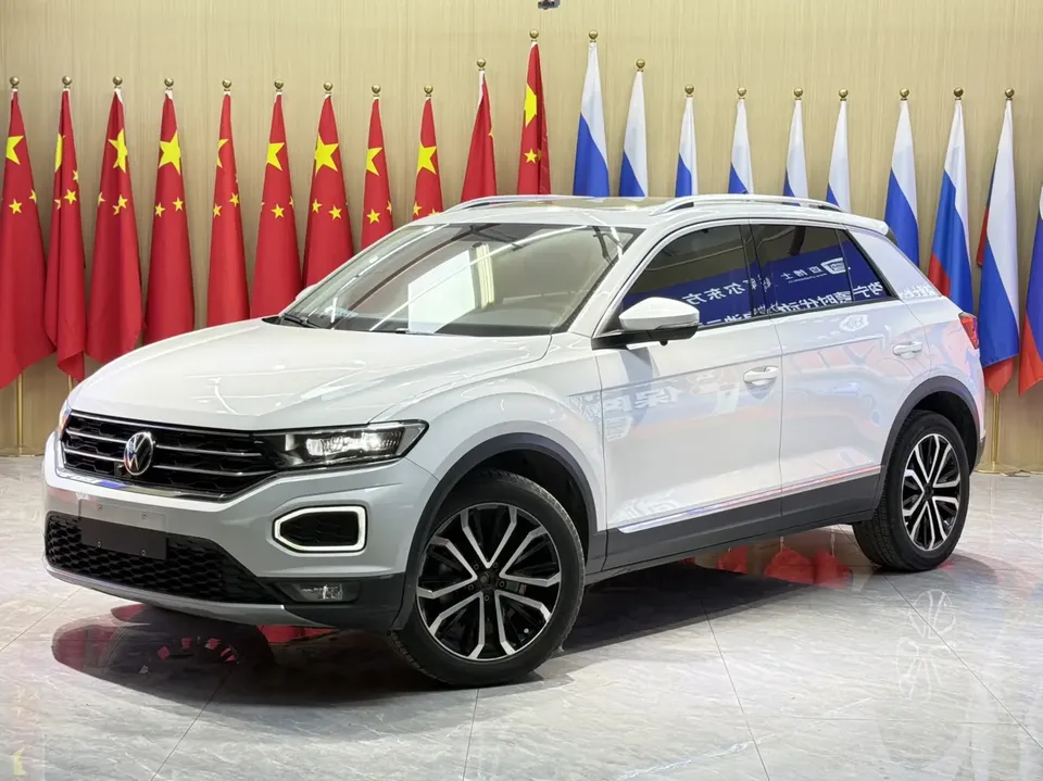Volkswagen T-Roc 2021 Tange 280TSI DSG two-wheel drive luxury smart version 2022 — фото 1, купить с доставкой в Москву