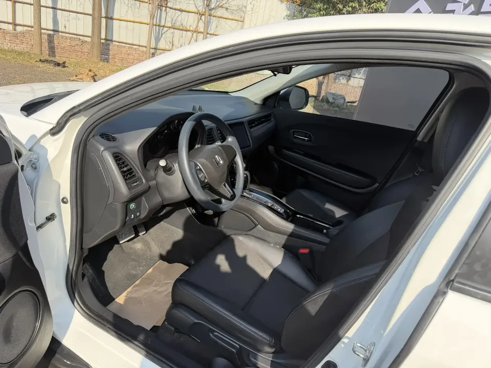 Honda VEZEL 2022 VIZI 1.5L CVT Phantom Night Pioneer Edition 2022 — миниатюра 3