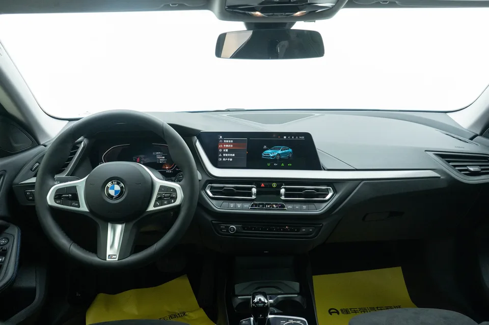 BMW 2 Series 225i 4-Door Coupe M Sport Night Edition 2025 — миниатюра 3