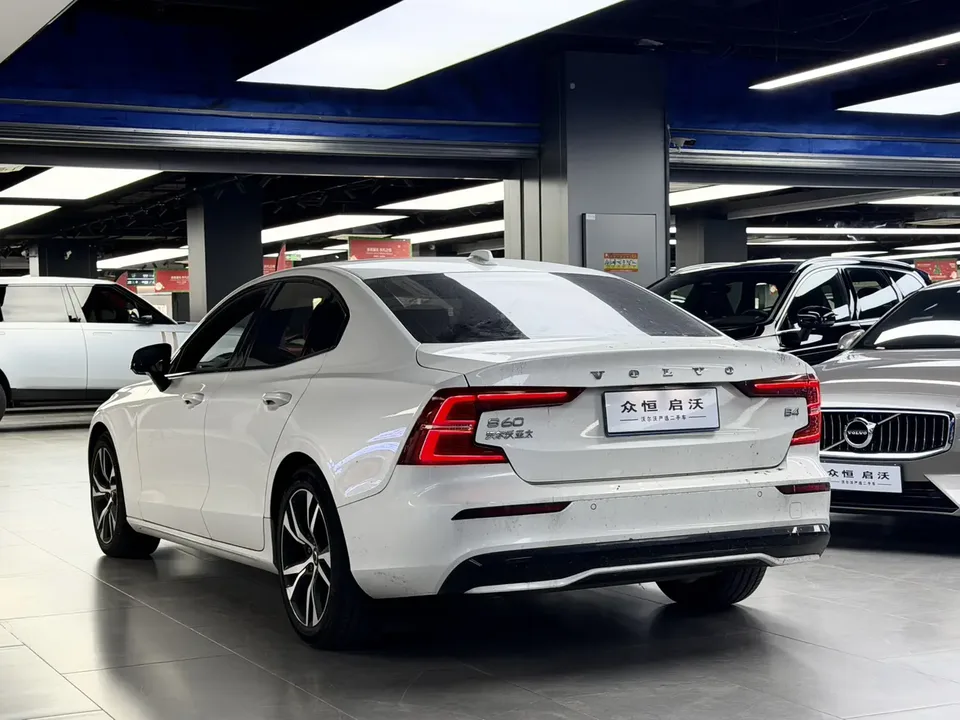 Volvo S60 S60 2023 Volvo S60 2023 B4 Zhiyuan Sports Edition 2023 — thumbnail 3