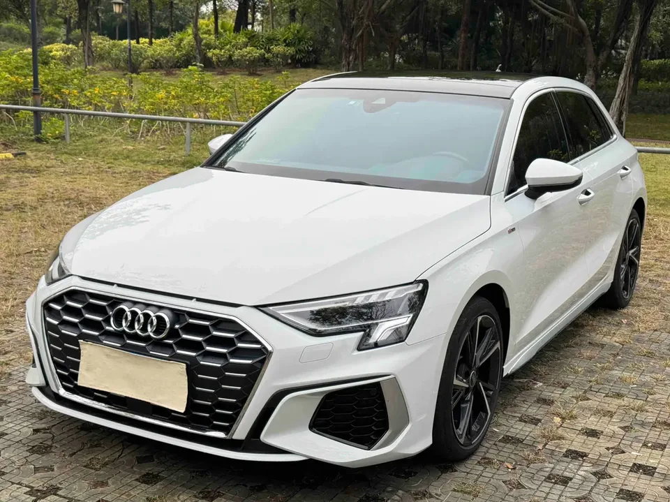 Audi A3 Sportback 35 TFSI stylish and sporty 2022 — фото 1, купить с доставкой в Москву