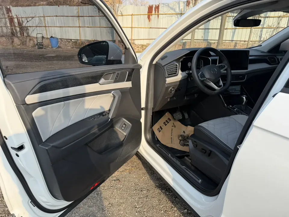 Volkswagen Tayron Tanyue 2023 280TSI 2WD Luxury Plus Advanced Edition 2022 — миниатюра 4