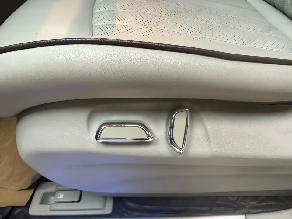 Buick GL8 Buick GL8 2022 Land Business Class 652T Comfort 2022 — thumbnail 3