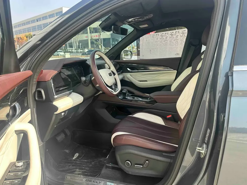 Geely Monjaro 2.0TD DCT EVO 2WD Premium Edition 2023 — миниатюра 2
