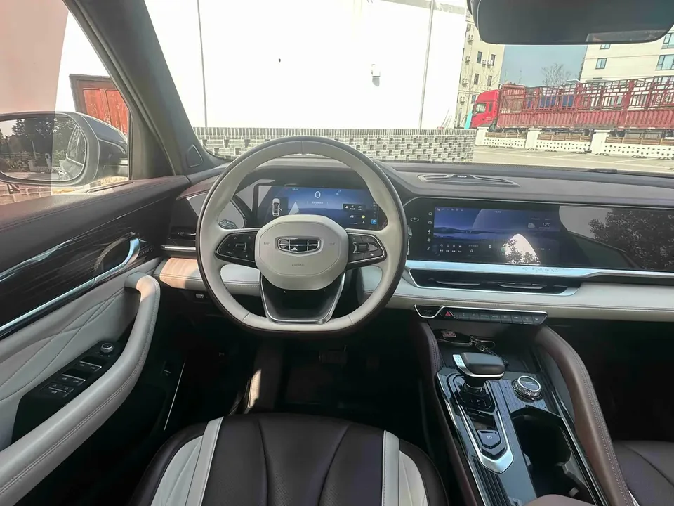 Geely Monjaro 2.0TD DCT EVO 2WD Premium Edition 2023 — миниатюра 3