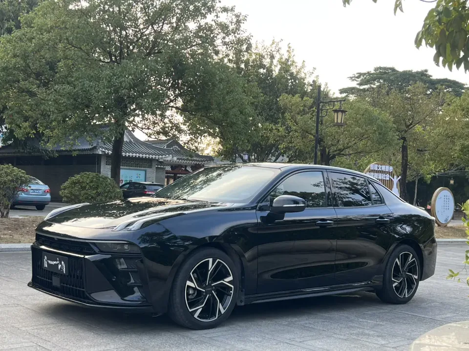 Lynk & Co 03 2023