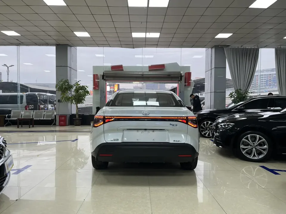 Toyota bZ3 Elite PRO 2024 — миниатюра 2