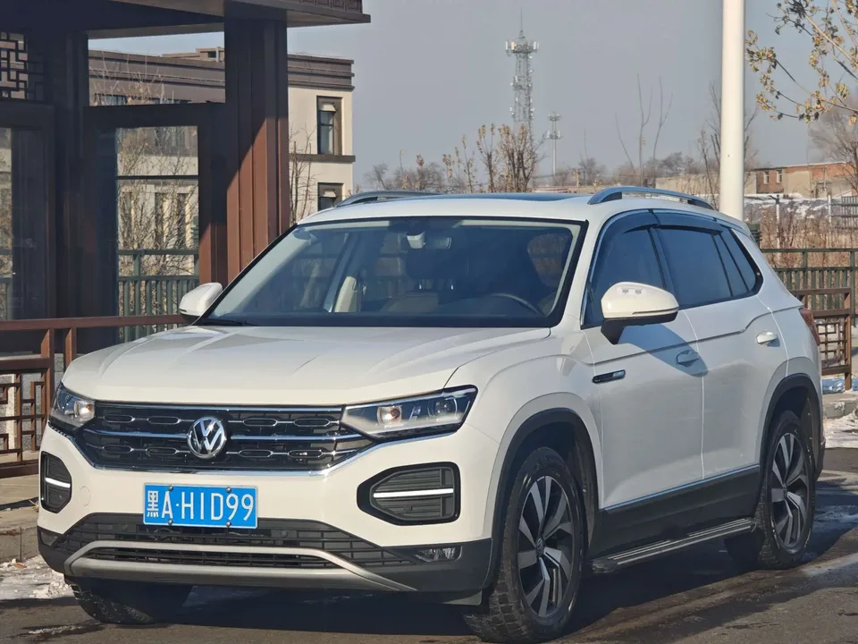 Volkswagen Tayron 280TSI 2WD Luxury Smart Edition 2022 — миниатюра 3