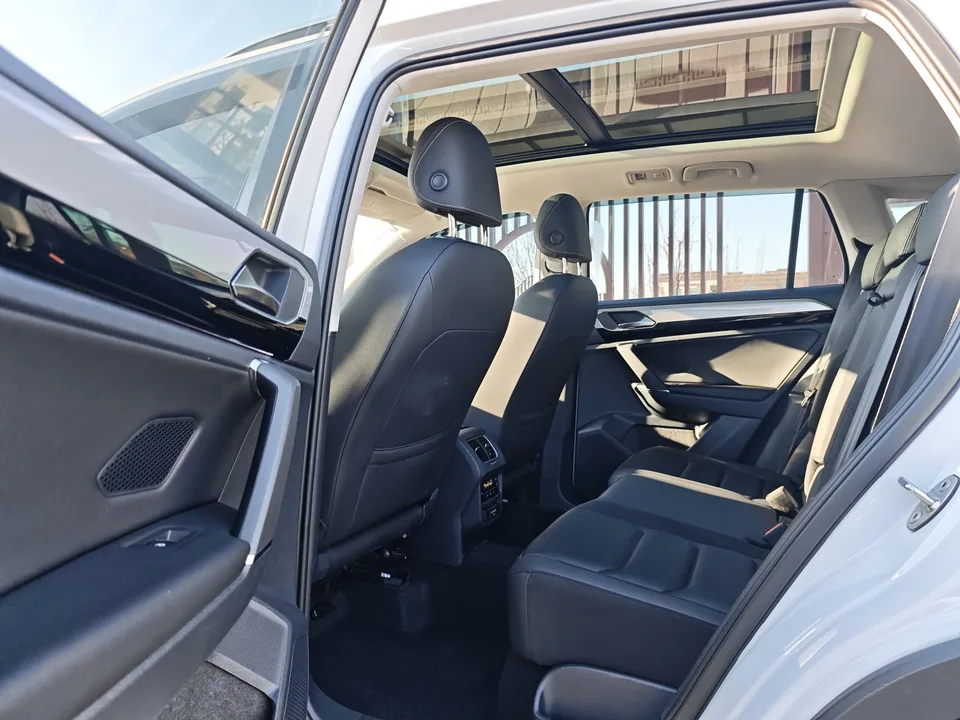 Volkswagen Tayron 280TSI 2WD Luxury Smart Edition 2022 — миниатюра 4