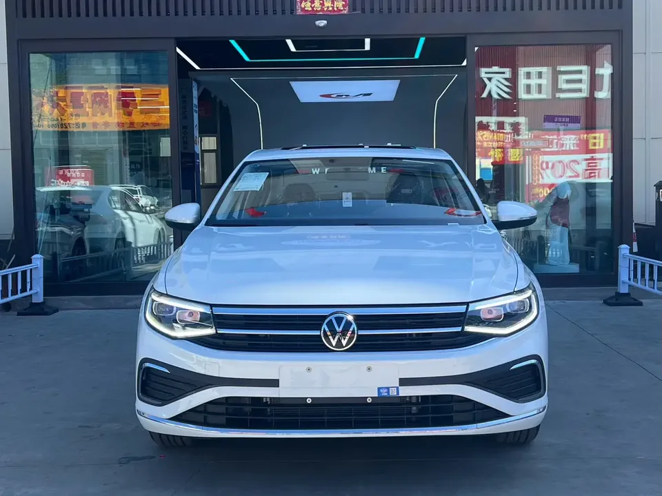 Volkswagen Bora Bora 2025 200TSI DSG Joy Travel Navigation Edition 2025 — миниатюра 2