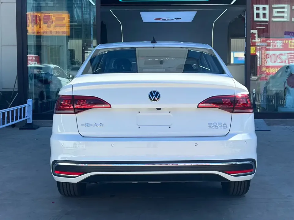 Volkswagen Bora Bora 2025 200TSI DSG Joy Travel Navigation Edition 2025 — миниатюра 3