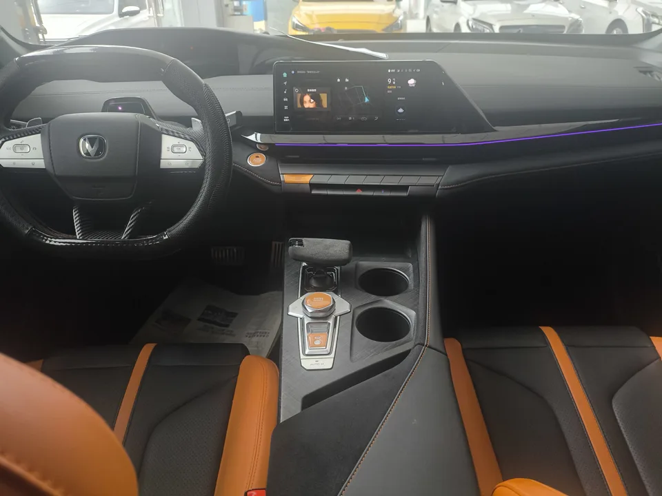 Changan UNI-V 1.5T Premium Sports Edition 2024 — миниатюра 2